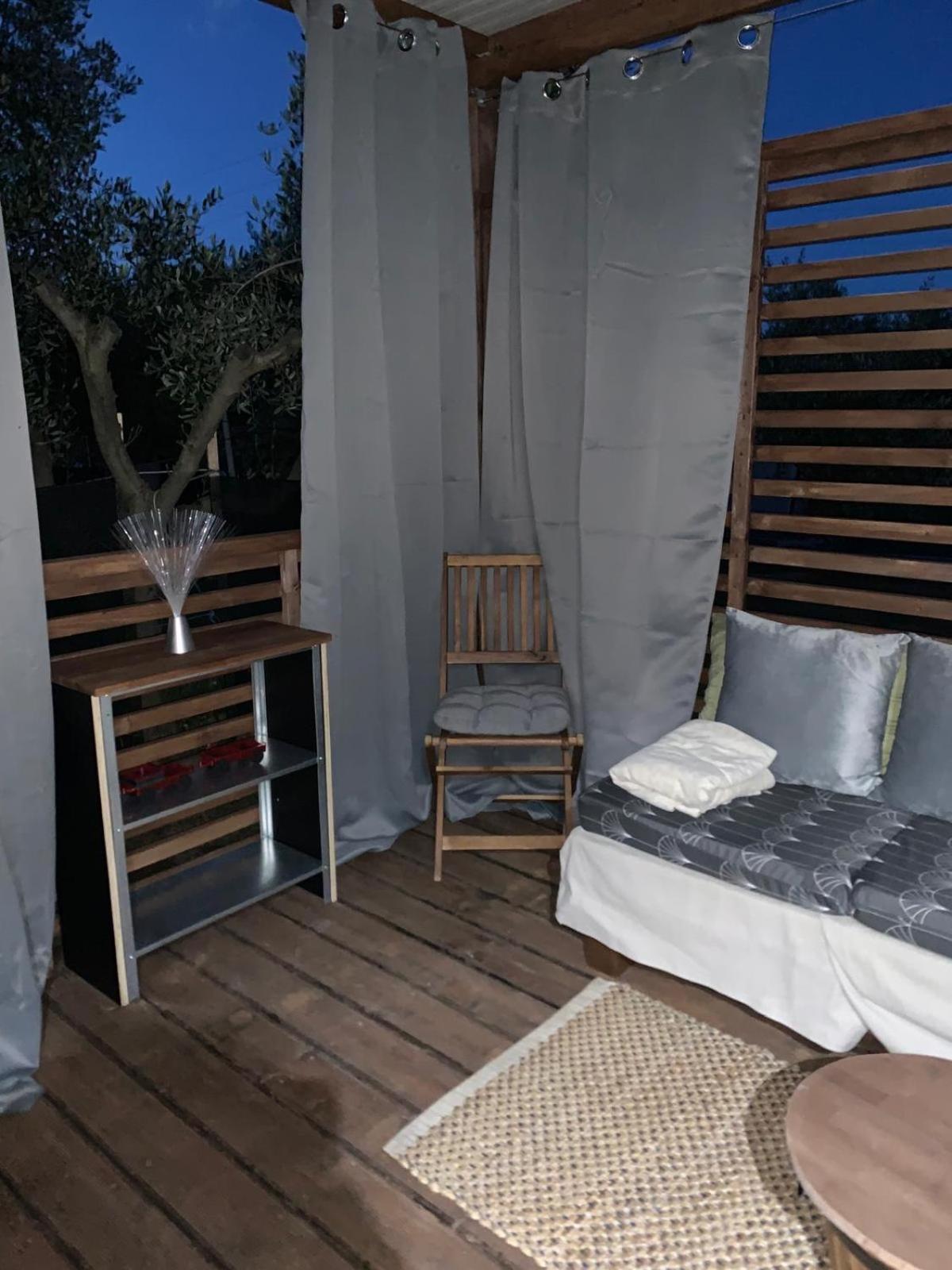 Large Camper In The Olive Grove Hotel Banjole Buitenkant foto