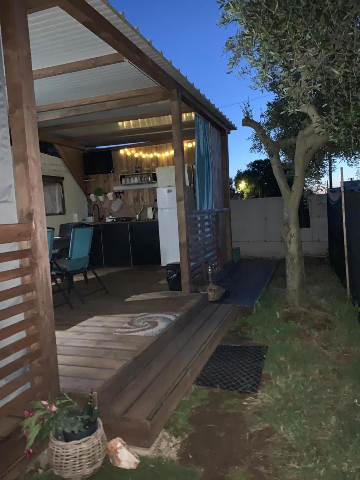 Large Camper In The Olive Grove Hotel Banjole Buitenkant foto